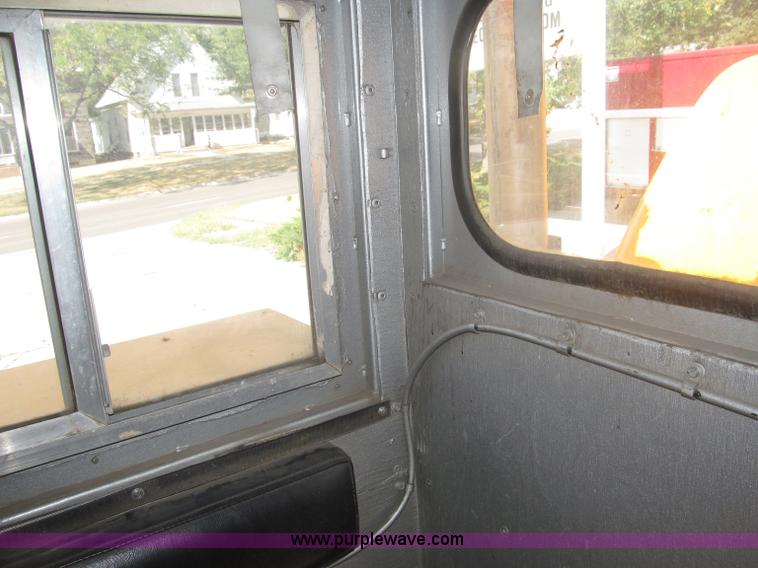 image for item B5175 1985 Ford CT8000 low tilt boom truck