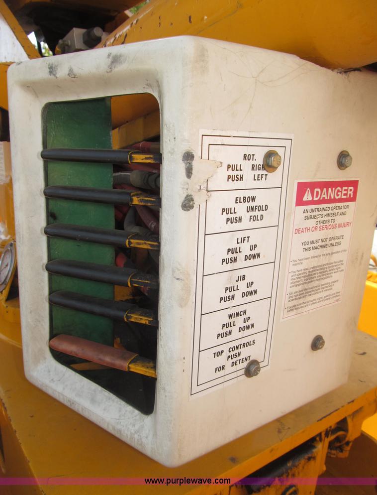 image for item B5175 1985 Ford CT8000 low tilt boom truck