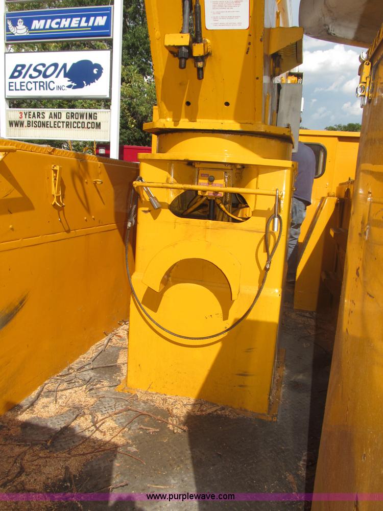 image for item B5175 1985 Ford CT8000 low tilt boom truck