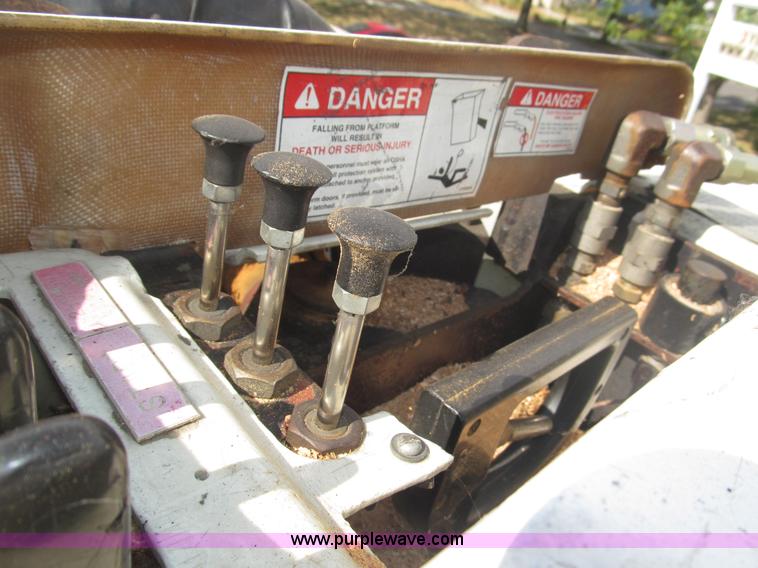 image for item B5175 1985 Ford CT8000 low tilt boom truck