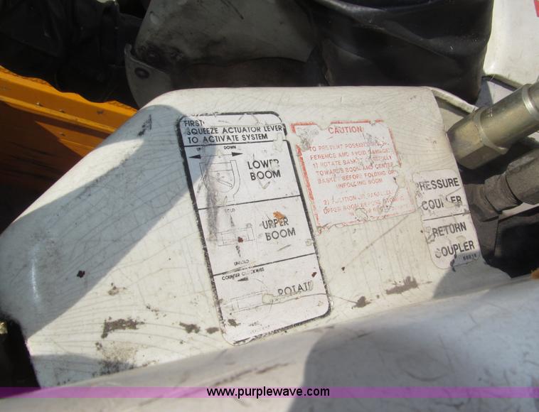 image for item B5175 1985 Ford CT8000 low tilt boom truck