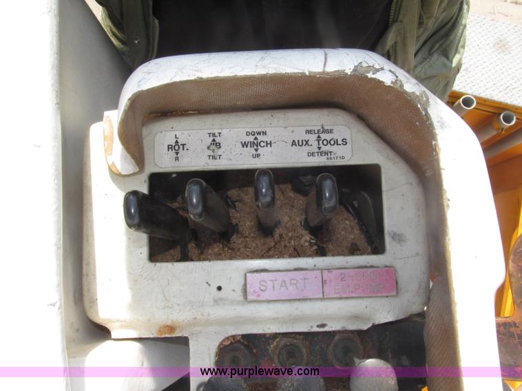 image for item B5175 1985 Ford CT8000 low tilt boom truck