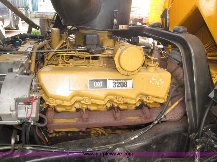 image for item B5175 1985 Ford CT8000 low tilt boom truck