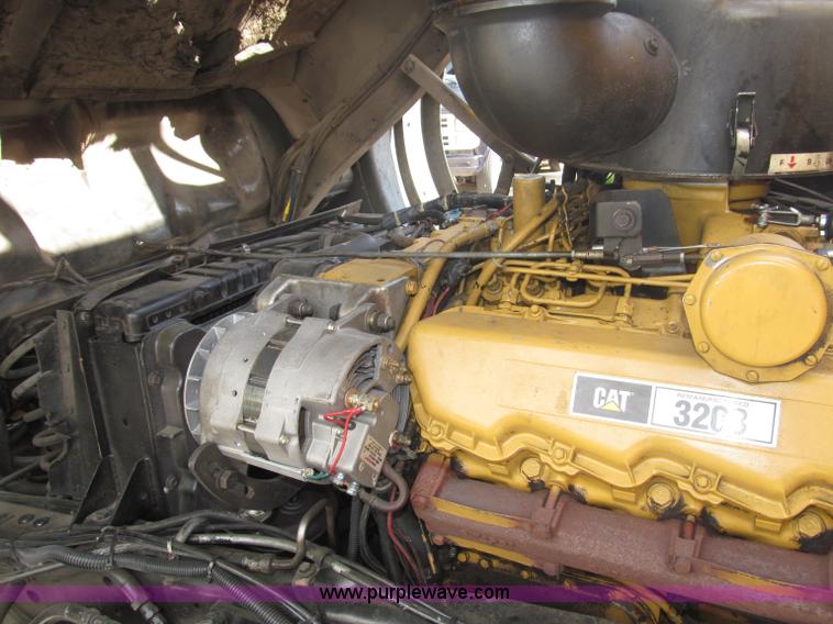 image for item B5175 1985 Ford CT8000 low tilt boom truck