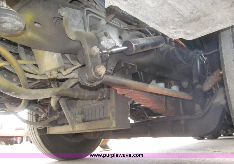 image for item B5175 1985 Ford CT8000 low tilt boom truck