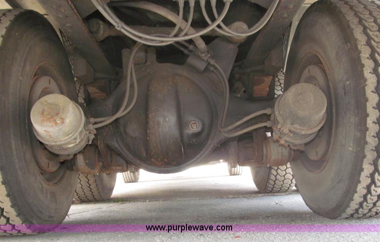 image for item B5175 1985 Ford CT8000 low tilt boom truck