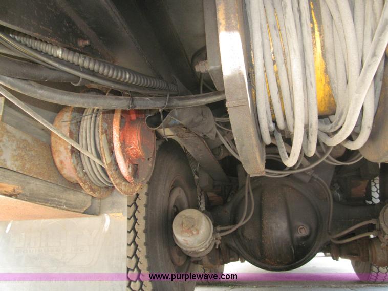 image for item B5175 1985 Ford CT8000 low tilt boom truck