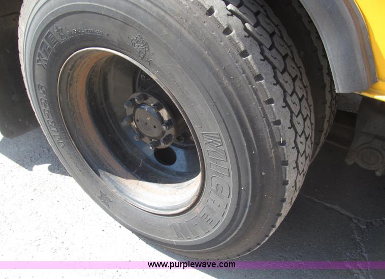 image for item B5175 1985 Ford CT8000 low tilt boom truck