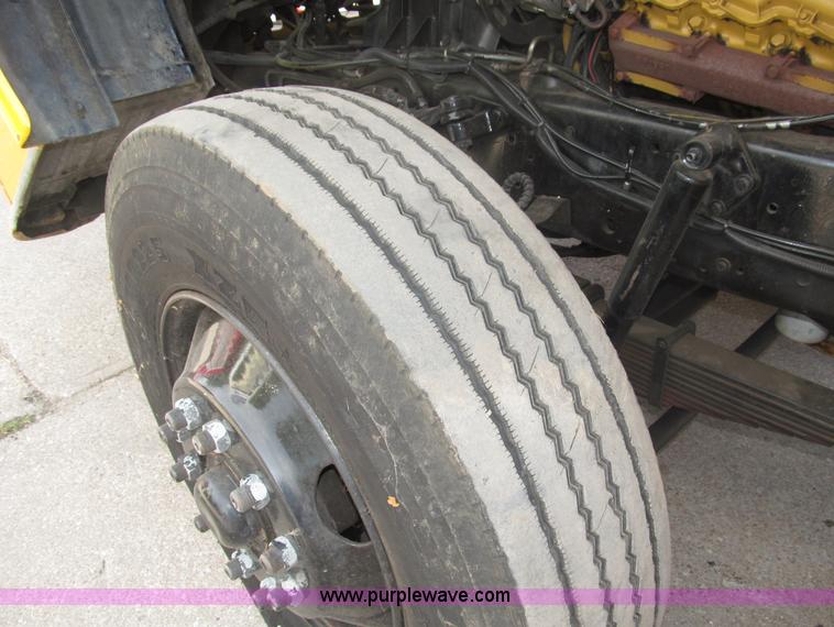 image for item B5175 1985 Ford CT8000 low tilt boom truck