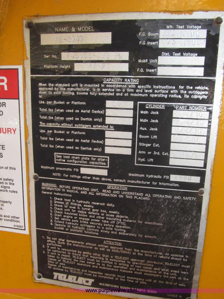 image for item B5175 1985 Ford CT8000 low tilt boom truck