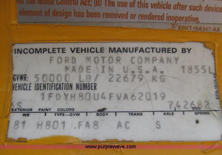 image for item B5175 1985 Ford CT8000 low tilt boom truck