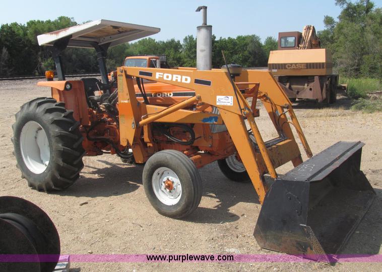 image for item B5200 1990 Ford 6610 tractor