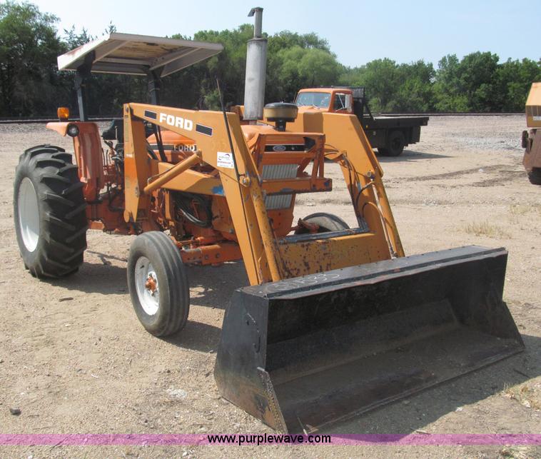 image for item B5200 1990 Ford 6610 tractor