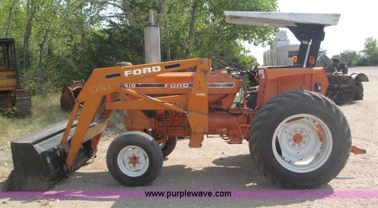 image for item B5200 1990 Ford 6610 tractor