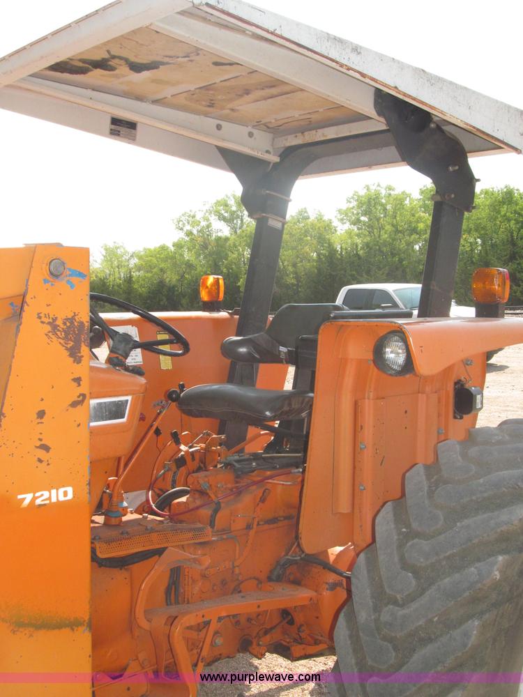 image for item B5200 1990 Ford 6610 tractor