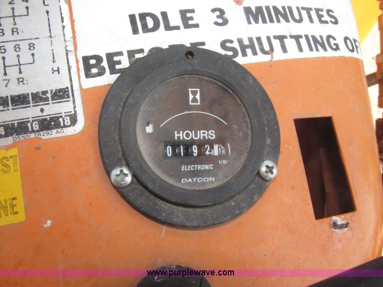 image for item B5200 1990 Ford 6610 tractor