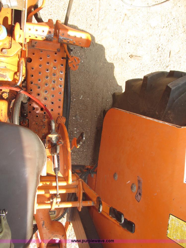 image for item B5200 1990 Ford 6610 tractor