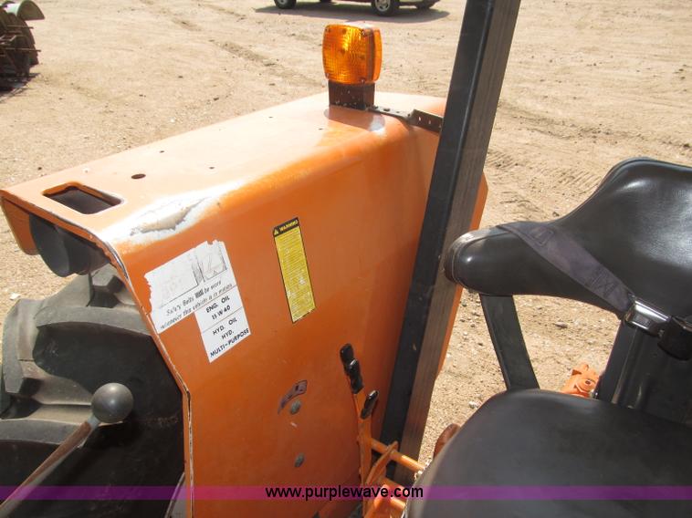 image for item B5200 1990 Ford 6610 tractor