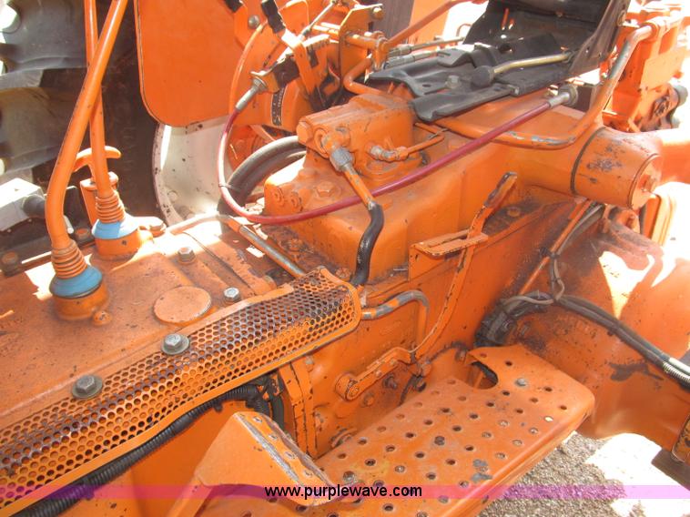 image for item B5200 1990 Ford 6610 tractor