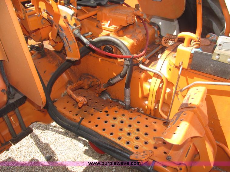 image for item B5200 1990 Ford 6610 tractor