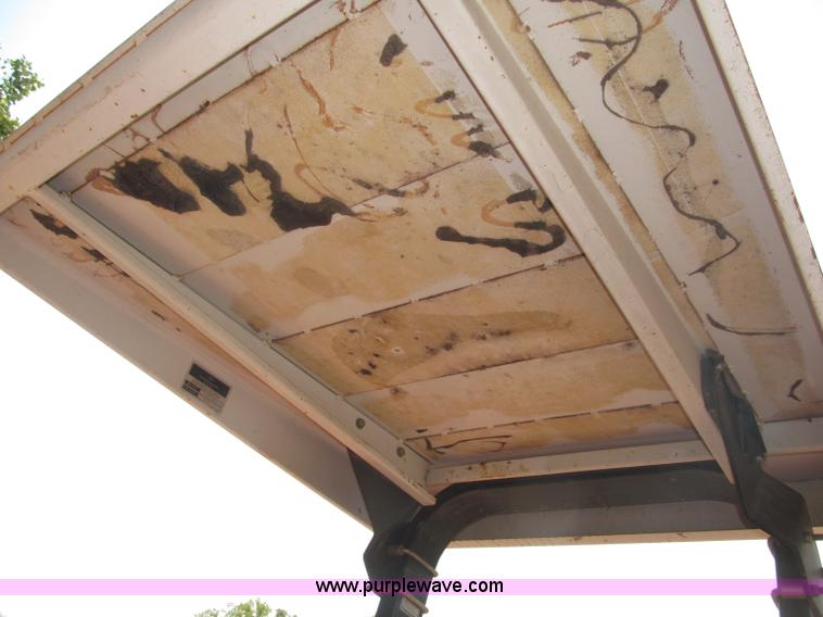 image for item B5200 1990 Ford 6610 tractor