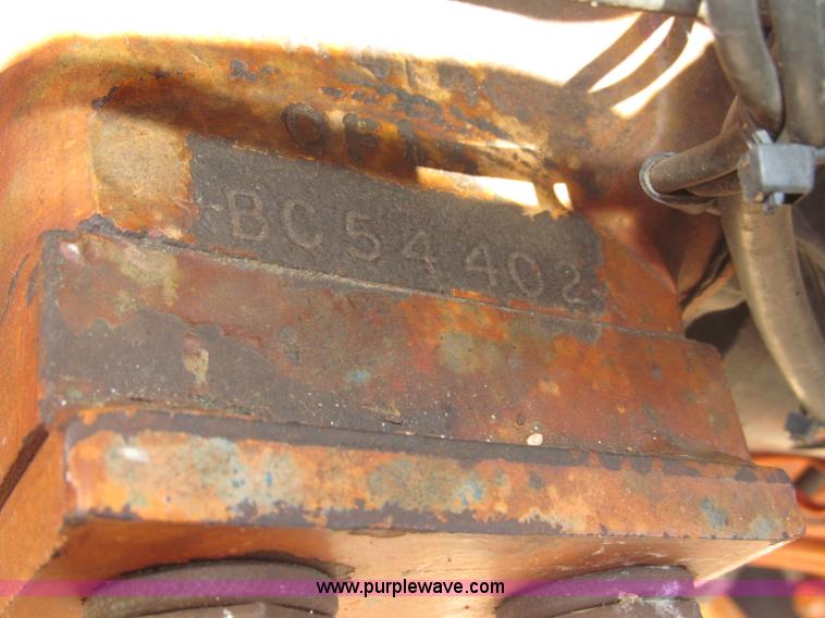 image for item B5200 1990 Ford 6610 tractor