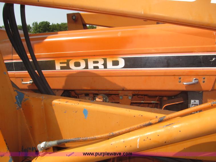 image for item B5200 1990 Ford 6610 tractor