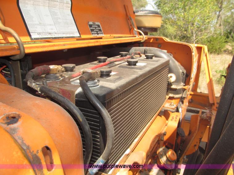 image for item B5200 1990 Ford 6610 tractor