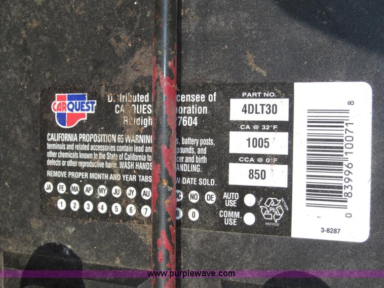 image for item B5200 1990 Ford 6610 tractor