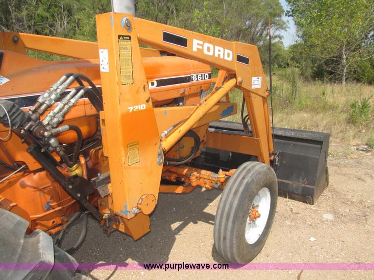 image for item B5200 1990 Ford 6610 tractor