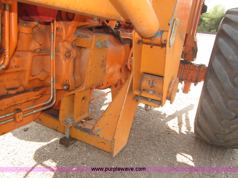 image for item B5200 1990 Ford 6610 tractor