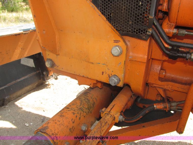 image for item B5200 1990 Ford 6610 tractor