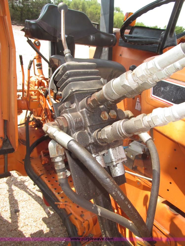 image for item B5200 1990 Ford 6610 tractor