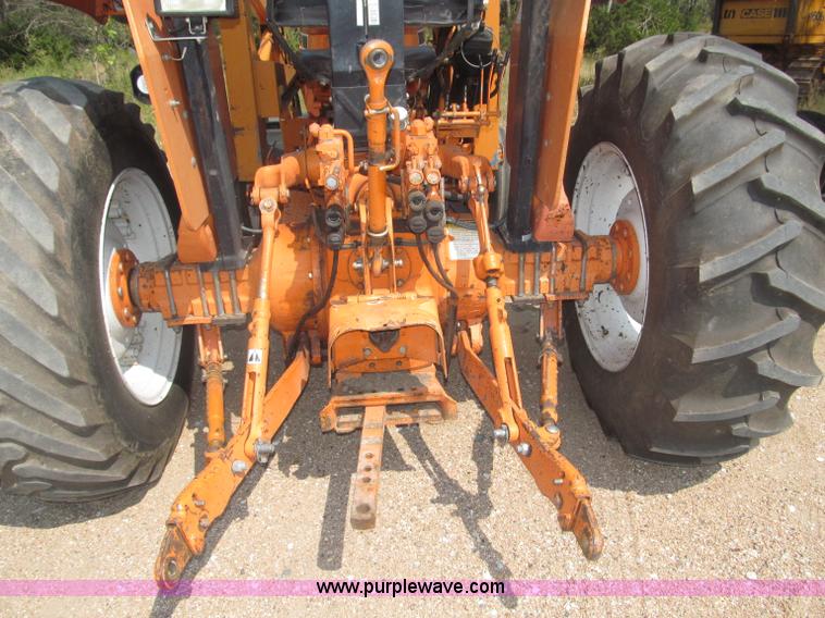 image for item B5200 1990 Ford 6610 tractor