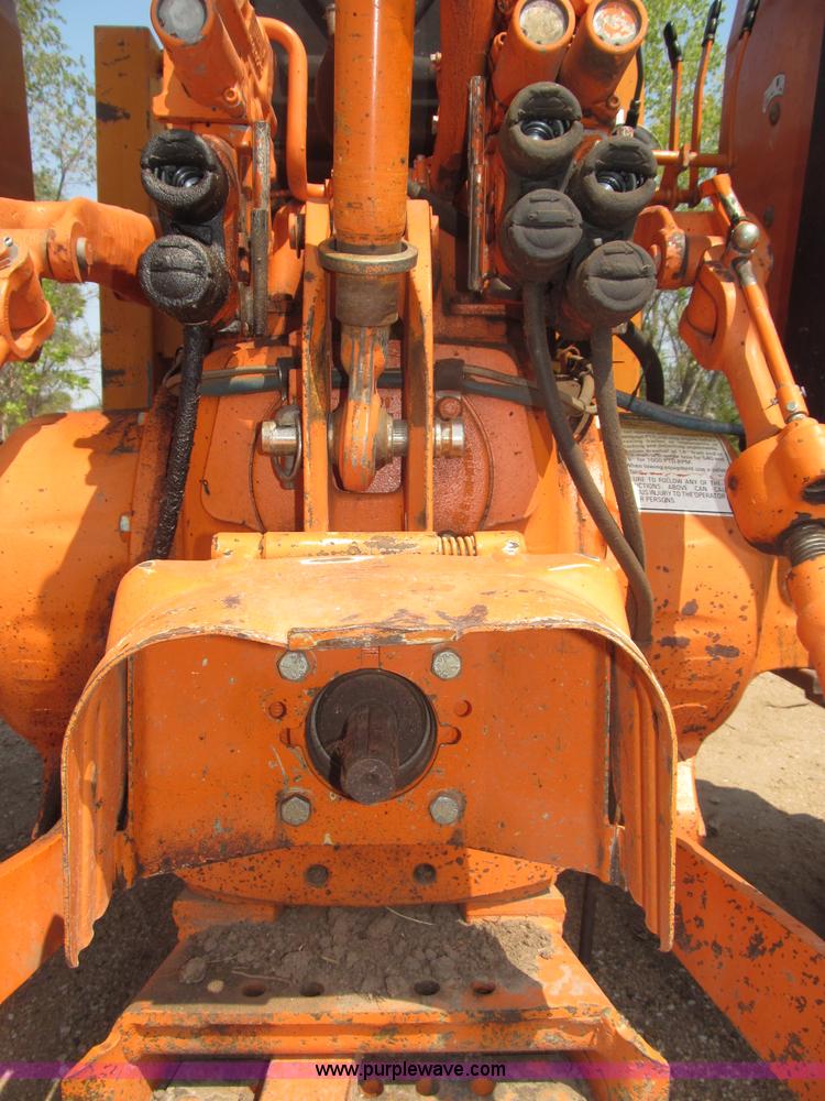 image for item B5200 1990 Ford 6610 tractor