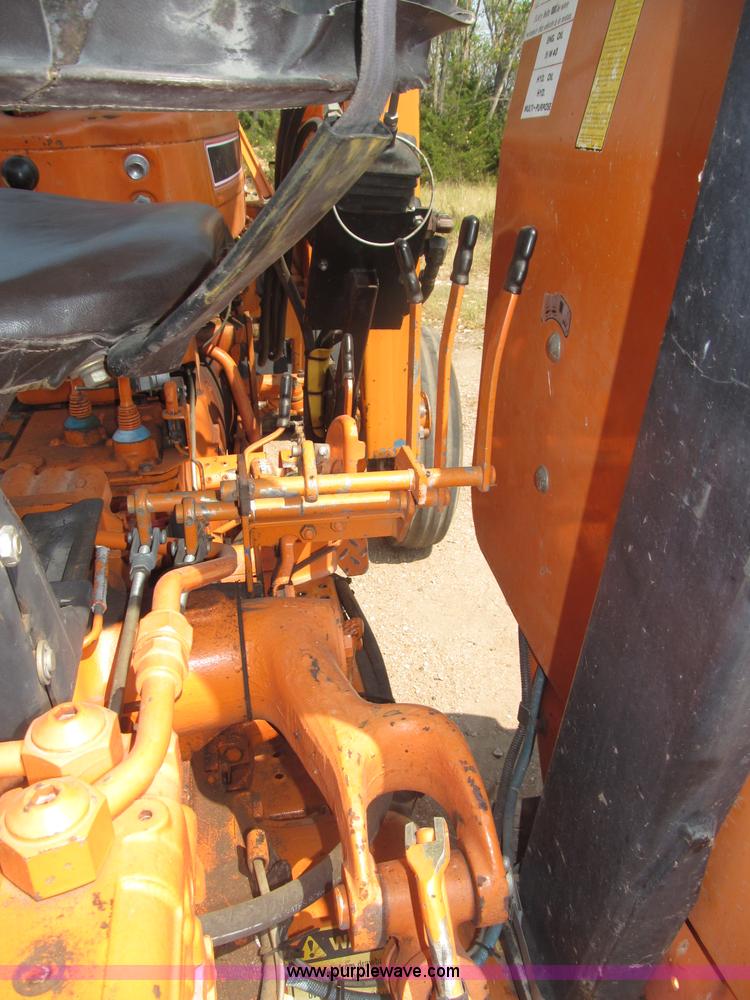 image for item B5200 1990 Ford 6610 tractor