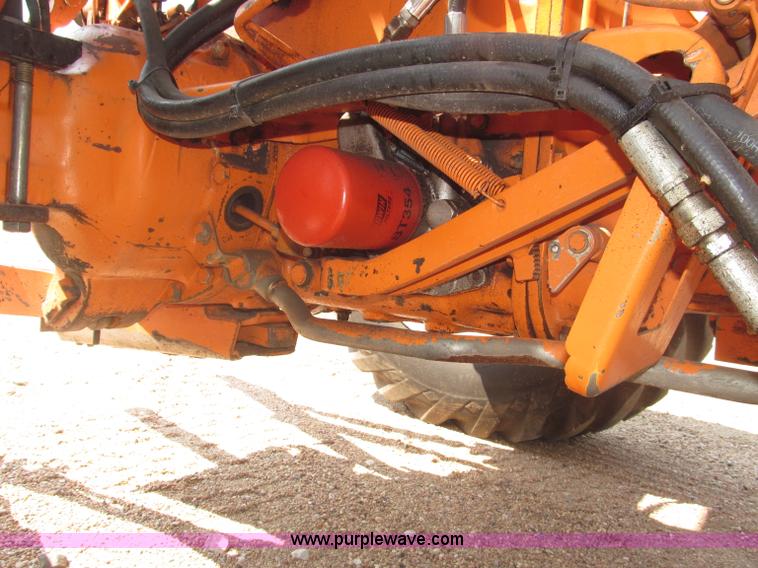 image for item B5200 1990 Ford 6610 tractor