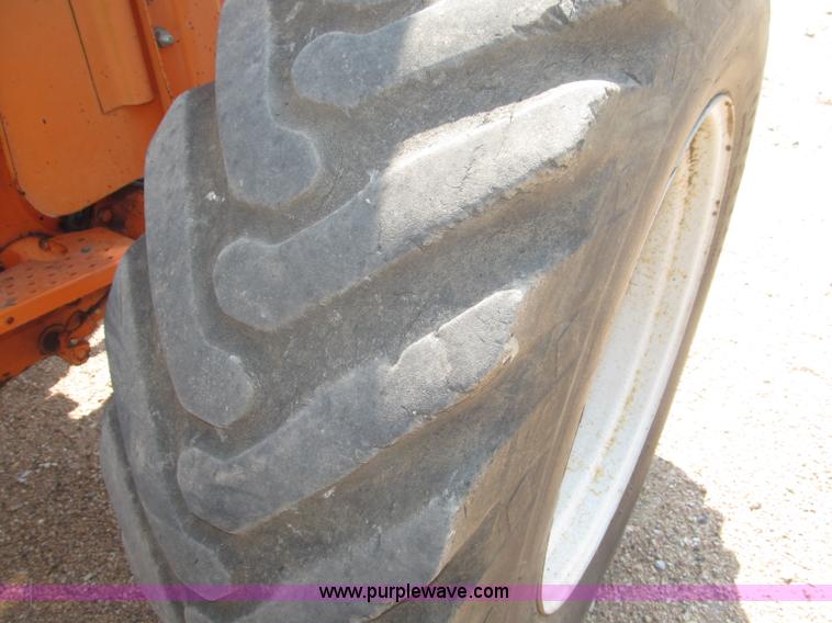 image for item B5200 1990 Ford 6610 tractor