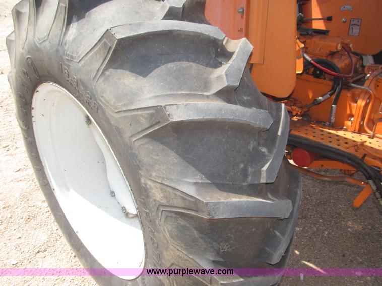 image for item B5200 1990 Ford 6610 tractor