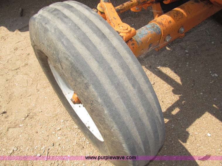 image for item B5200 1990 Ford 6610 tractor