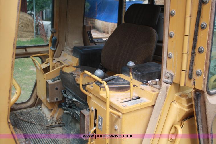 image for item B6954 1990 Caterpillar 953 track loader