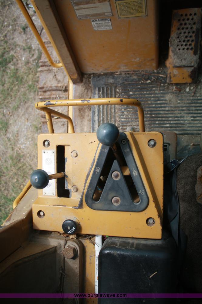image for item B6954 1990 Caterpillar 953 track loader