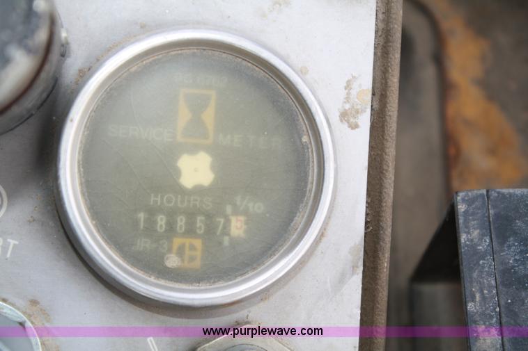 image for item B6954 1990 Caterpillar 953 track loader