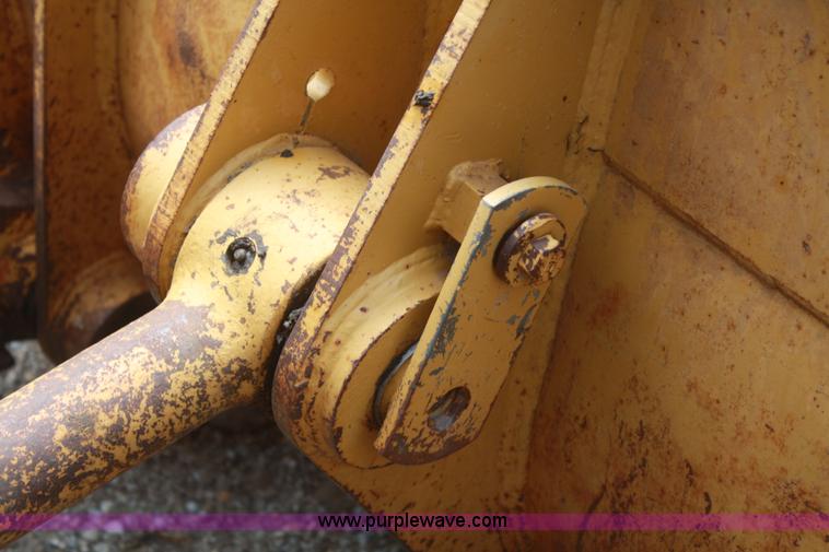 image for item B6954 1990 Caterpillar 953 track loader