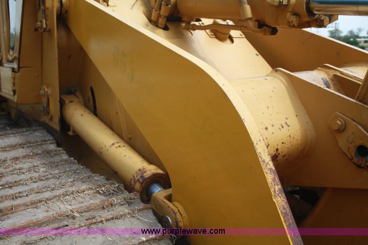 image for item B6954 1990 Caterpillar 953 track loader