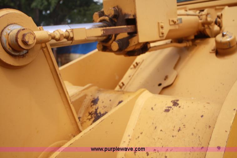 image for item B6954 1990 Caterpillar 953 track loader