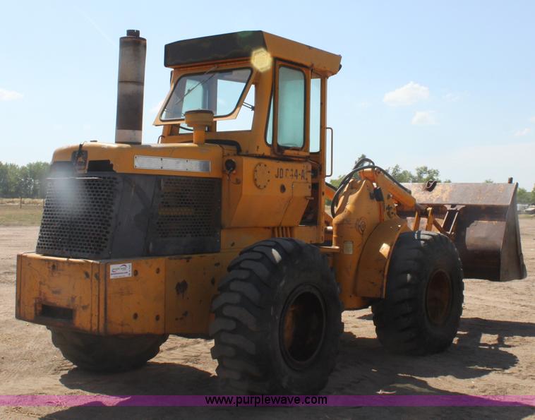 image for item B7392 1971 John Deere 644A wheel loader