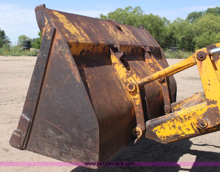 image for item B7392 1971 John Deere 644A wheel loader