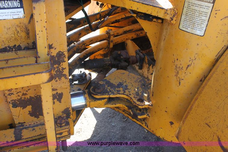 image for item B7392 1971 John Deere 644A wheel loader