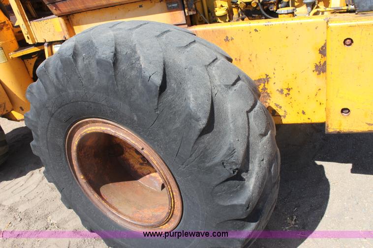 image for item B7392 1971 John Deere 644A wheel loader